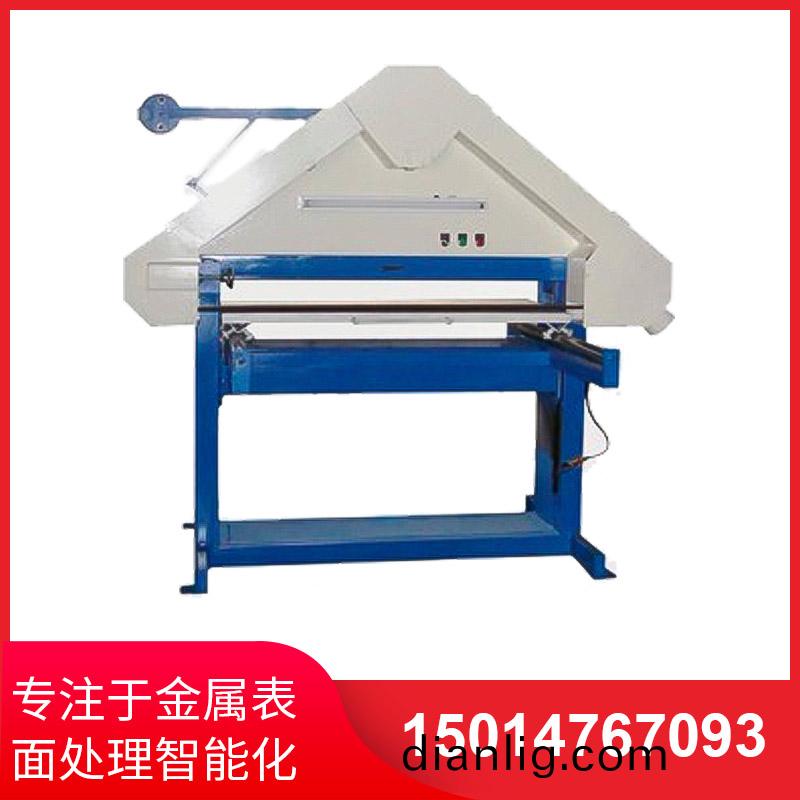 三角(jiao)平(ping)麵(mian)拉(la)絲機